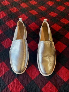 Vionic Cambria Metallic Slip-on Sneakers Women’s Size 11